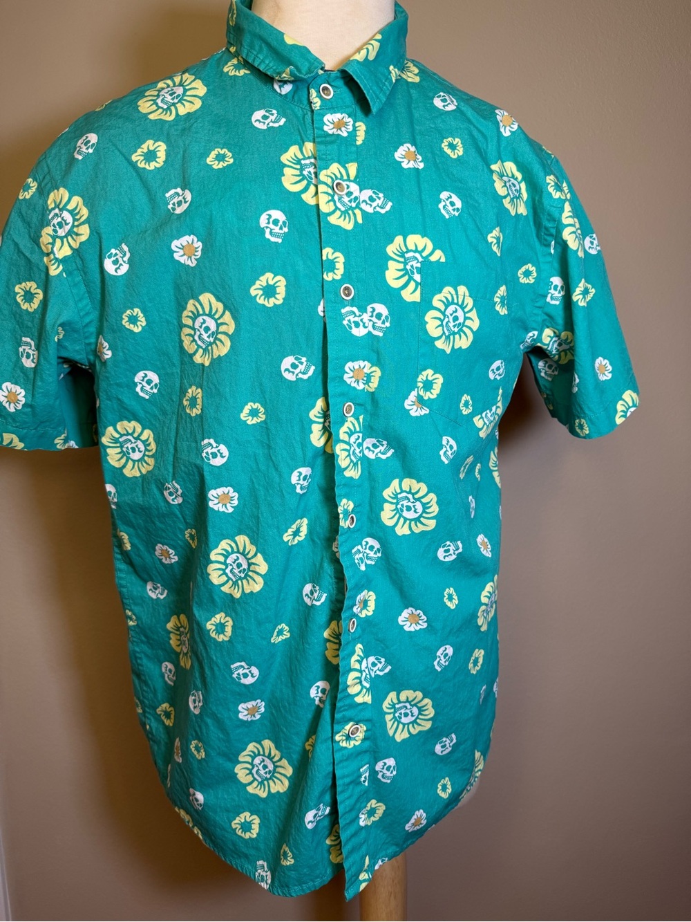 VSTR Premium Men's Teal Floral W/ Skulls Short-Sleeve Button-Down Shirt XL